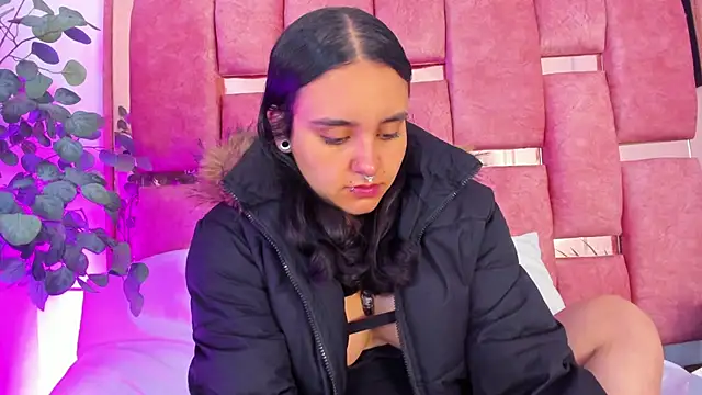  Ambar-devon  online show from February 18, 2026, 11:39 am