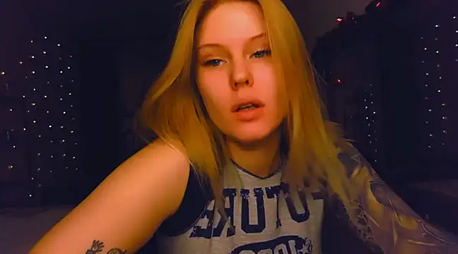 VoluptuousDreams online show from December 8, 2024, 3:13 pm