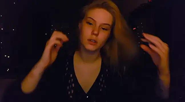 VoluptuousDreams online show from December 20, 2024, 6:02 pm