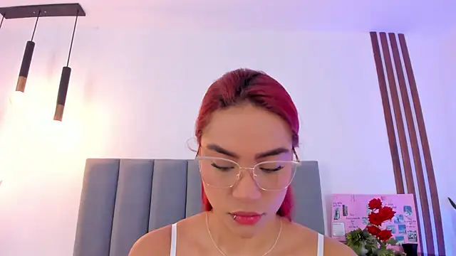 Scarlett Morgan  online show from October 15, 2025, 7:33 pm