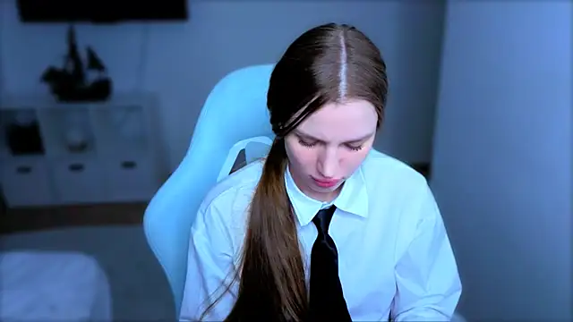 StellaLawless online show from March 18, 2026, 9:15 pm