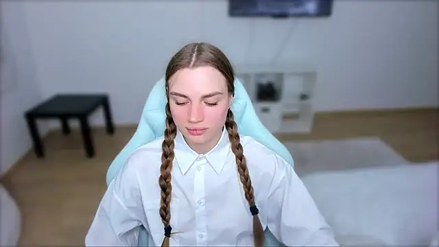 StellaLawless online show from March 14, 2025, 9:00 pm