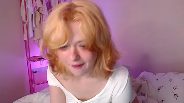 KatieMelone online show from November 2, 2025, 4:06 am