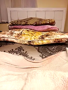 Lunarfreaky online show from March 13, 2025, 5:18 pm