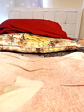 Lunarfreaky online show from March 14, 2025, 7:04 am