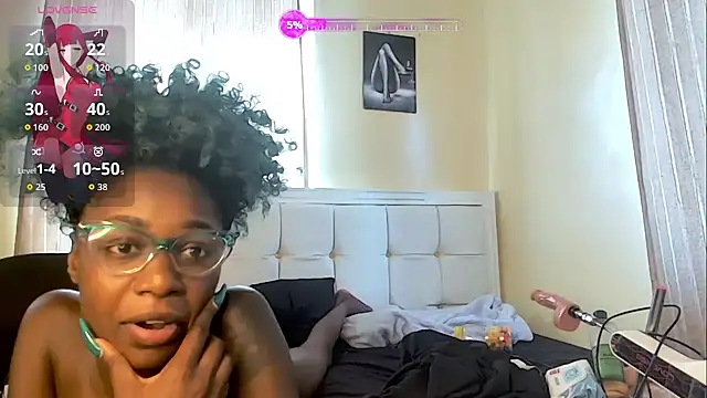 Lunarfreaky online show from September 20, 2025, 4:50 am