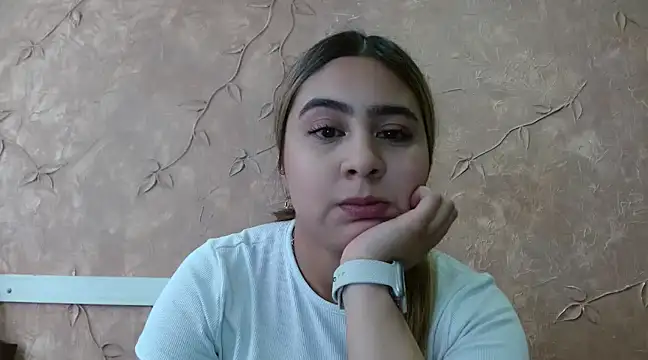 Snapshot of Miabonnett_ chatting on March 14, 2025, 6:18 pm Miabonnett online show from March 14, 2025, 6:18 pm