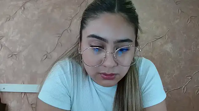 Snapshot of Miabonnett_ chatting on March 14, 2025, 9:21 pm Miabonnett online show from March 14, 2025, 9:21 pm
