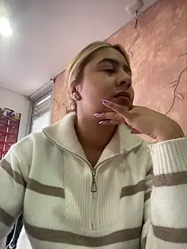 Miabonnett  online show from October 23, 2025, 12:15 pm