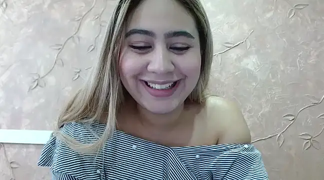 Snapshot of Miabonnett_ chatting on February 26, 2025, 12:05 pm Miabonnett online show from February 26, 2025, 12:05 pm