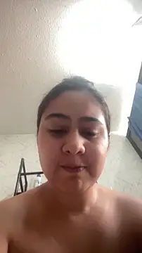 Snapshot of Miabonnett_ chatting on February 12, 2026, 1:55 pm Miabonnett online show from February 12, 2026, 1:55 pm