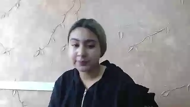 Snapshot of Miabonnett_ chatting on February 18, 2025, 12:06 pm Miabonnett online show from February 18, 2025, 12:06 pm