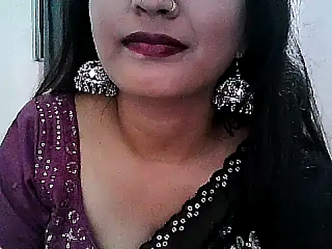 Snapshot of Model-Tanya chatting on February 2, 2025, 5:04 pm Model-Tanya online show from February 2, 2025, 5:04 pm