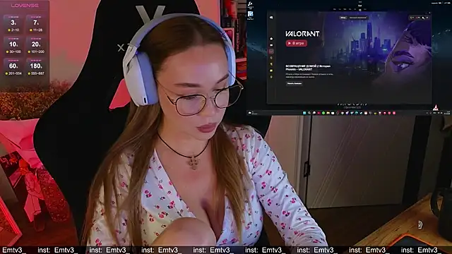 Emili1- online show from December 13, 2025, 8:04 pm