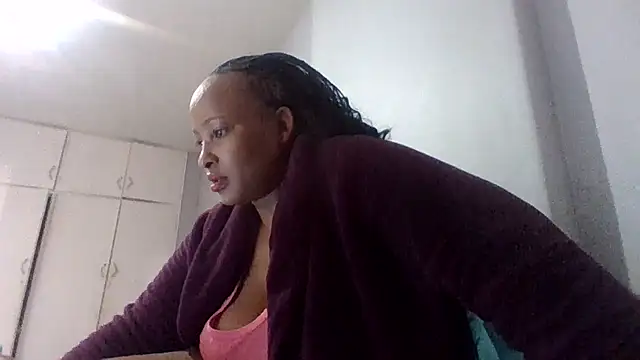 BabeAssXX online show from October 2, 2025, 3:37 pm