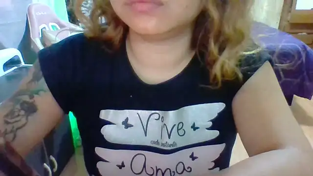 Jennxdolls online show from December 2, 2024, 8:39 pm