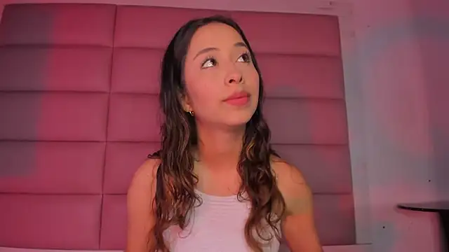 little-Emma online show from November 15, 2025, 11:20 pm