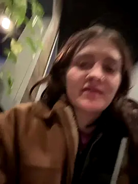 emilysue1 online show from December 14, 2025, 5:02 am