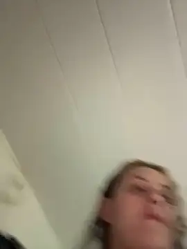 emilysue1 online show from April 7, 2026, 9:22 am