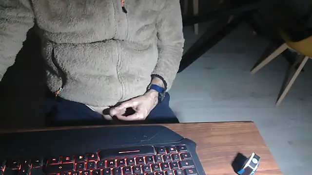 Adri gard online show from March 17, 2026, 9:18 pm