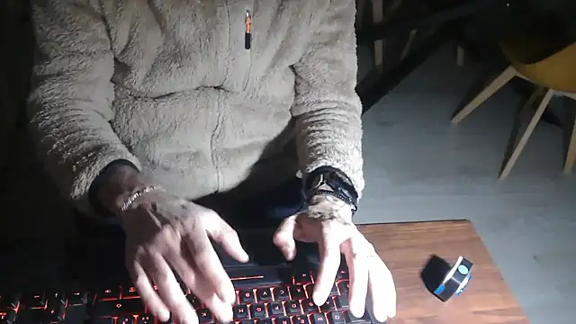 Adri gard online show from March 27, 2026, 10:00 pm