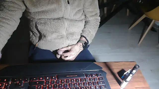 Adri gard online show from March 1, 2026, 9:15 pm