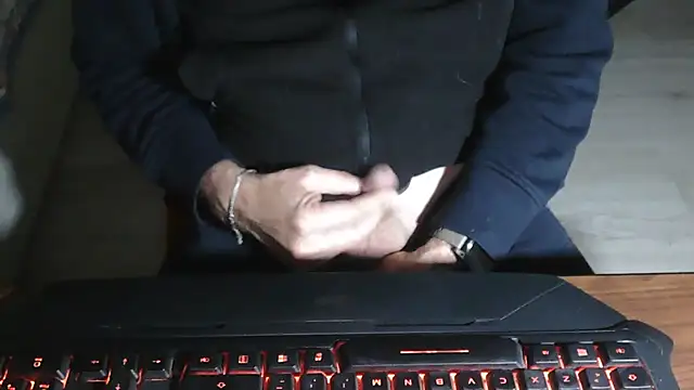 Adri gard online show from November 19, 2025, 9:26 pm