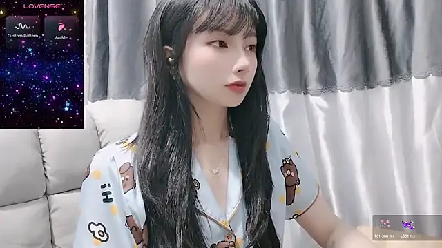Snapshot of Nery_Asian chatting on February 17, 2025, 12:38 pm Nery Asian online show from February 17, 2025, 12:38 pm