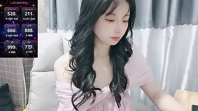 Snapshot of Nery_Asian chatting on February 14, 2025, 2:28 am Nery Asian online show from February 14, 2025, 2:28 am