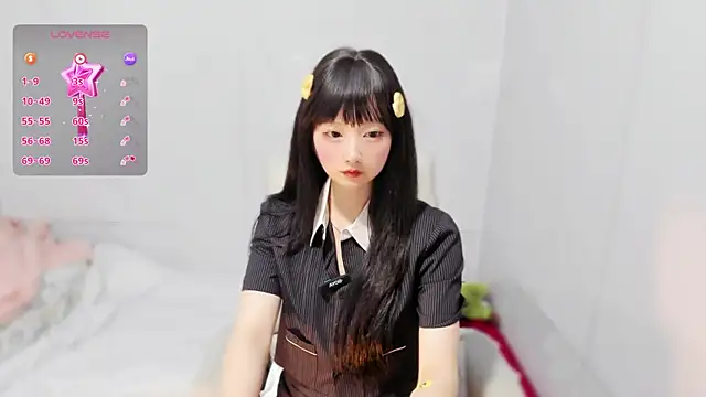 Snapshot of Nery_Asian chatting on September 15, 2025, 4:35 am Nery Asian online show from September 15, 2025, 4:35 am