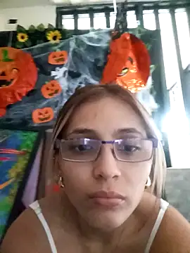 sofia playful online show from October 23, 2025, 9:13 pm