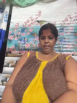 Beauty-queen online show from October 26, 2025, 11:10 am