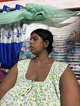 Beauty-queen online show from July 4, 2026, 2:10 pm
