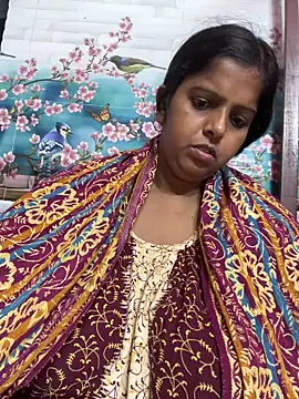 Beauty-queen online show from November 3, 2025, 1:15 pm