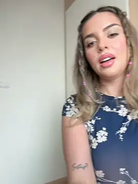 Snapshot of Alirawrz chatting on February 16, 2026, 2:43 am Alirawrz online show from February 16, 2026, 2:43 am