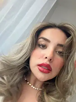 Snapshot of Alirawrz chatting on February 2, 2026, 3:11 pm Alirawrz online show from February 2, 2026, 3:11 pm