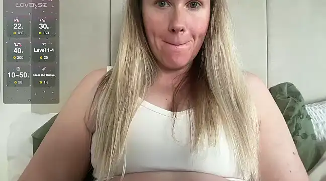 Snapshot of redheadrosie69 chatting on March 10, 2025, 11:12 am redheadrosie69 online show from March 10, 2025, 11:12 am