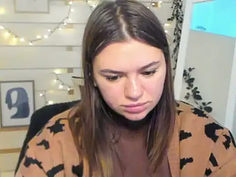 Josephine Kiss online show from November 24, 2025, 2:06 pm