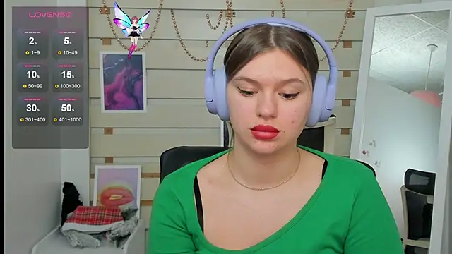 Snapshot of Josephine_Kiss chatting on March 21, 2025, 4:40 pm Josephine Kiss online show from March 21, 2025, 4:40 pm