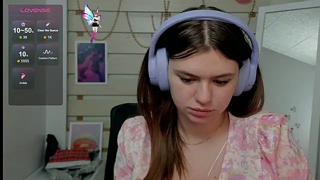 Snapshot of Josephine_Kiss chatting on March 8, 2025, 5:43 pm Josephine Kiss online show from March 8, 2025, 5:43 pm