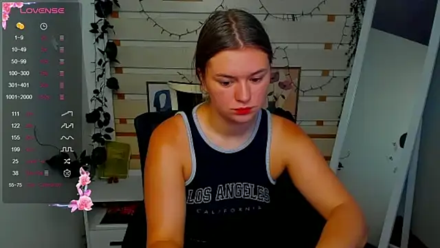 Josephine Kiss online show from August 5, 2026, 2:22 pm
