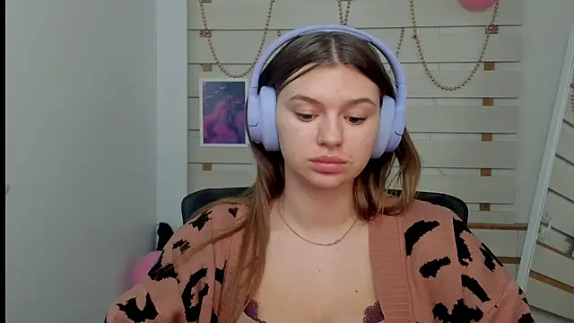 Snapshot of Josephine_Kiss chatting on February 26, 2025, 1:54 pm Josephine Kiss online show from February 26, 2025, 1:54 pm