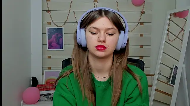 Snapshot of Josephine_Kiss chatting on February 27, 2025, 10:33 am Josephine Kiss online show from February 27, 2025, 10:33 am