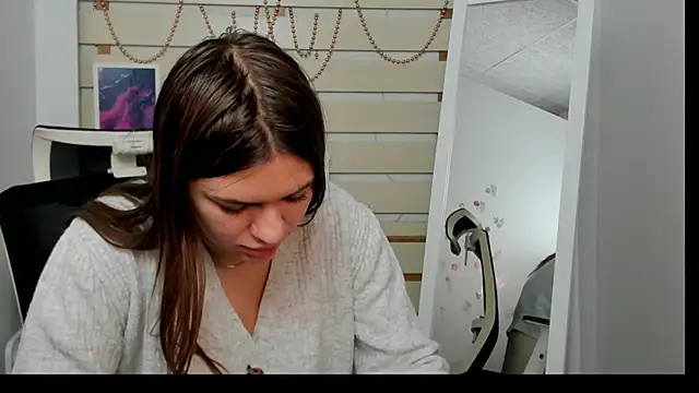 Snapshot of Josephine_Kiss chatting on January 21, 2025, 1:00 pm Josephine Kiss online show from January 21, 2025, 1:00 pm