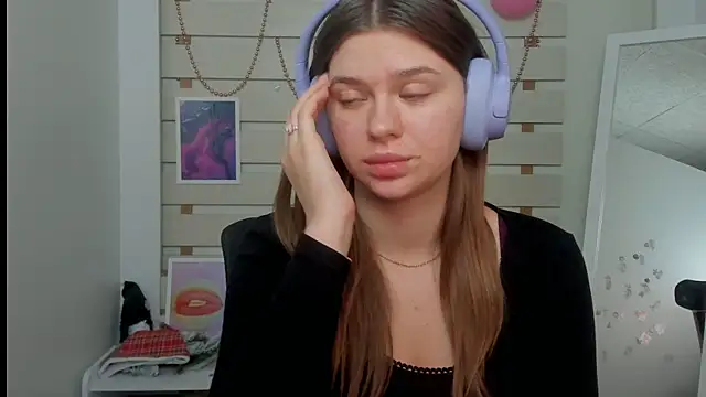 Snapshot of Josephine_Kiss chatting on February 23, 2025, 4:35 pm Josephine Kiss online show from February 23, 2025, 4:35 pm