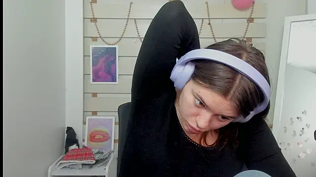 Snapshot of Josephine_Kiss chatting on February 23, 2025, 10:28 am Josephine Kiss online show from February 23, 2025, 10:28 am