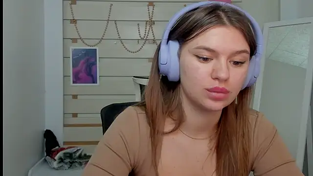 Snapshot of Josephine_Kiss chatting on February 19, 2025, 4:33 pm Josephine Kiss online show from February 19, 2025, 4:33 pm