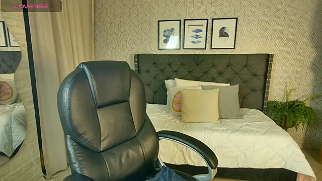 sussy  stone online show from January 6, 2025, 12:46 pm