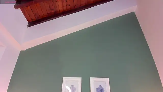  anavictoria  online show from October 18, 2025, 1:13 pm