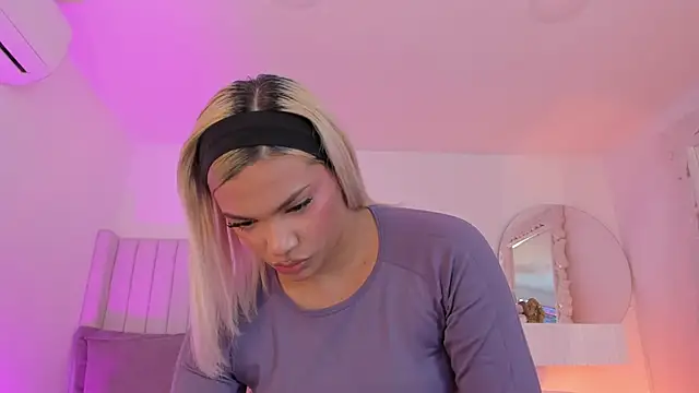 Snapshot of Shelynna_azzul chatting on February 23, 2026, 8:42 pm Shelynna azzul online show from February 23, 2026, 8:42 pm